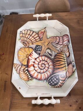 🌊 Coastal Charm Distressed Wooden Serving Tray – Seashell & Starfish Design
